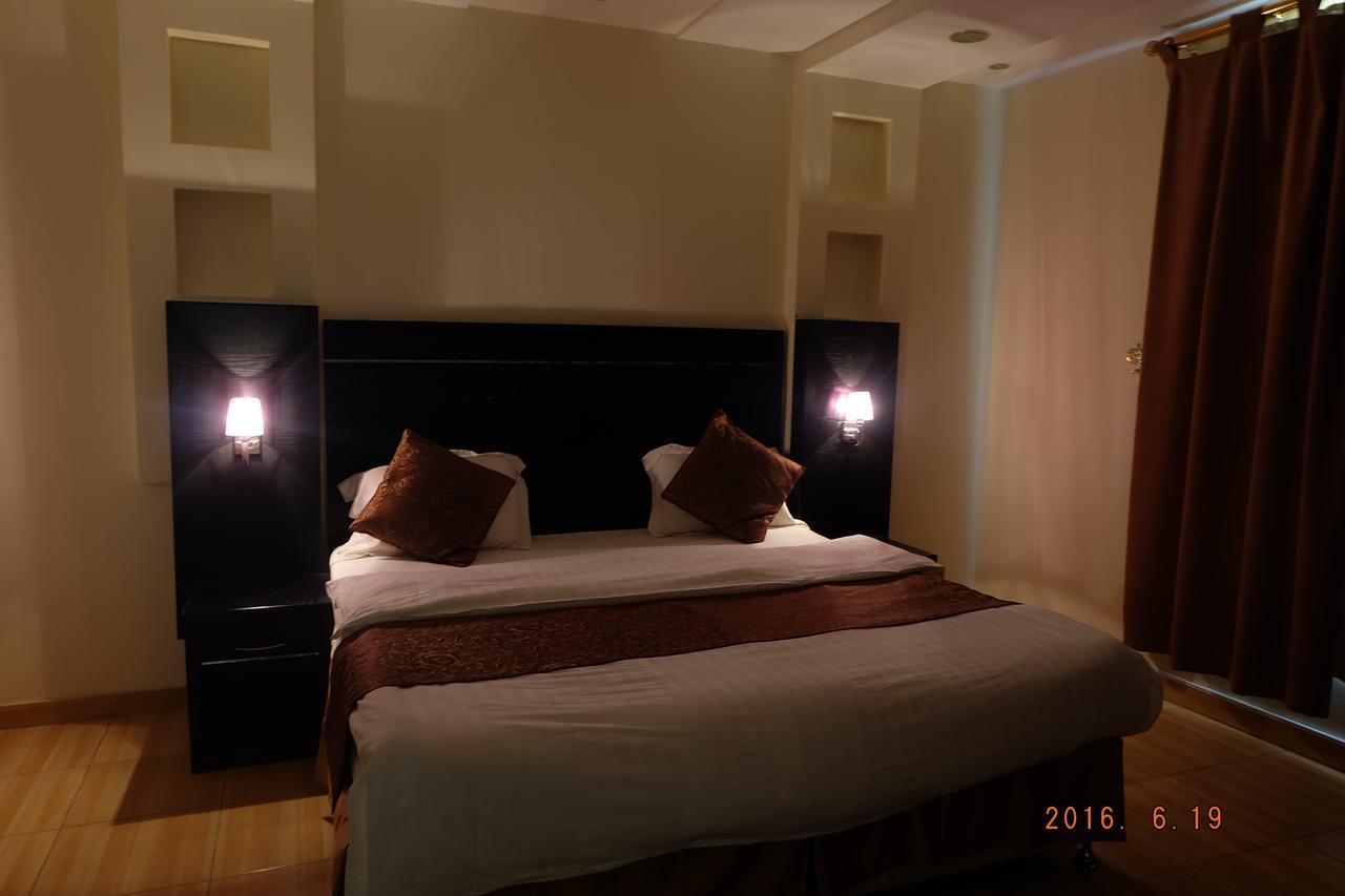 Talin Star Suites Riyadh Bagian luar foto